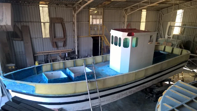 Detalle barandas de acero y pintura nueva