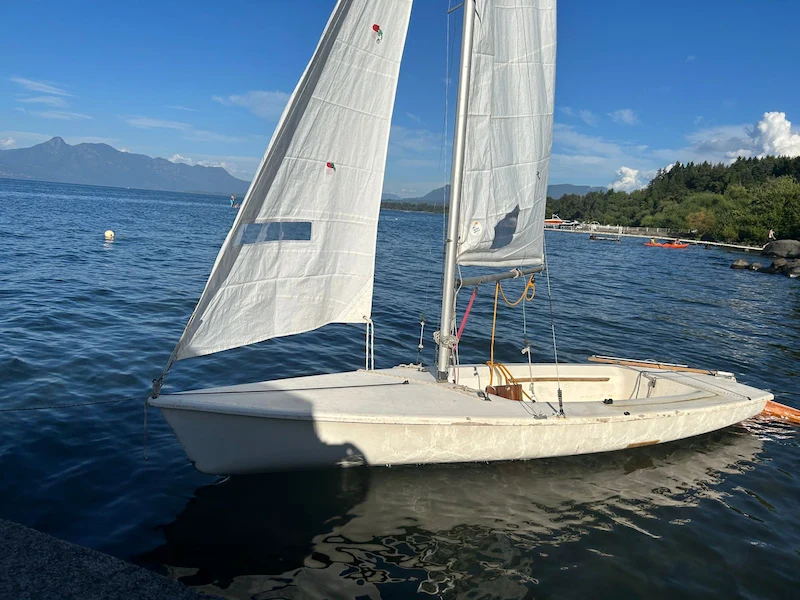 Yacht terminado y listo para navegar