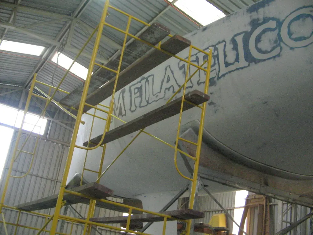 Pintado del casco Yacht RAYO