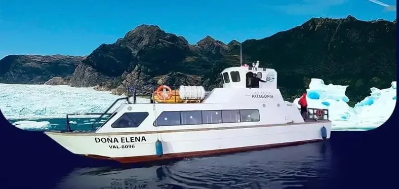 Doña Elena de perfil en el agua